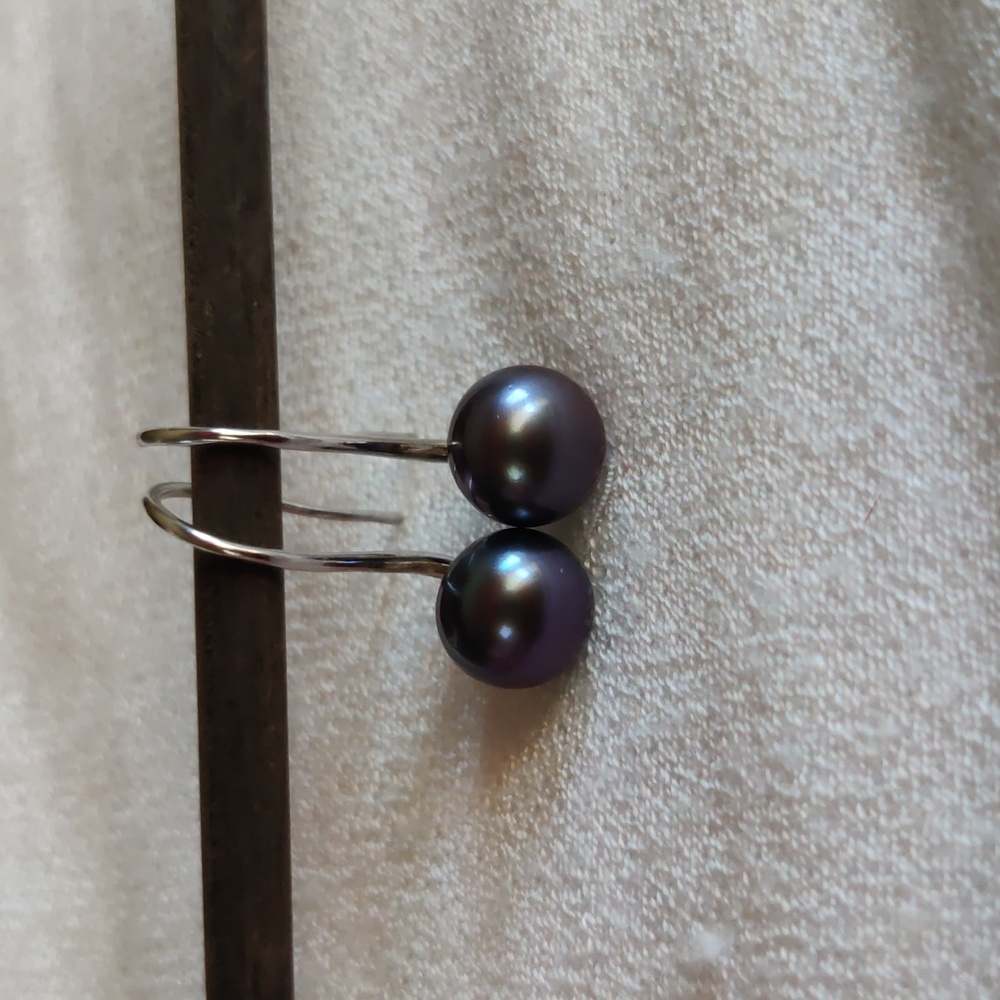 Elegant Honora Black Pearl And Sterling Silver Drop Earrings